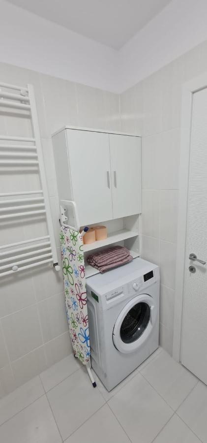 Studio Spatios,Intim+ Loc Parcare Propriu,Vedere Panoramica,Utilat De Lux Bukarest Exteriör bild