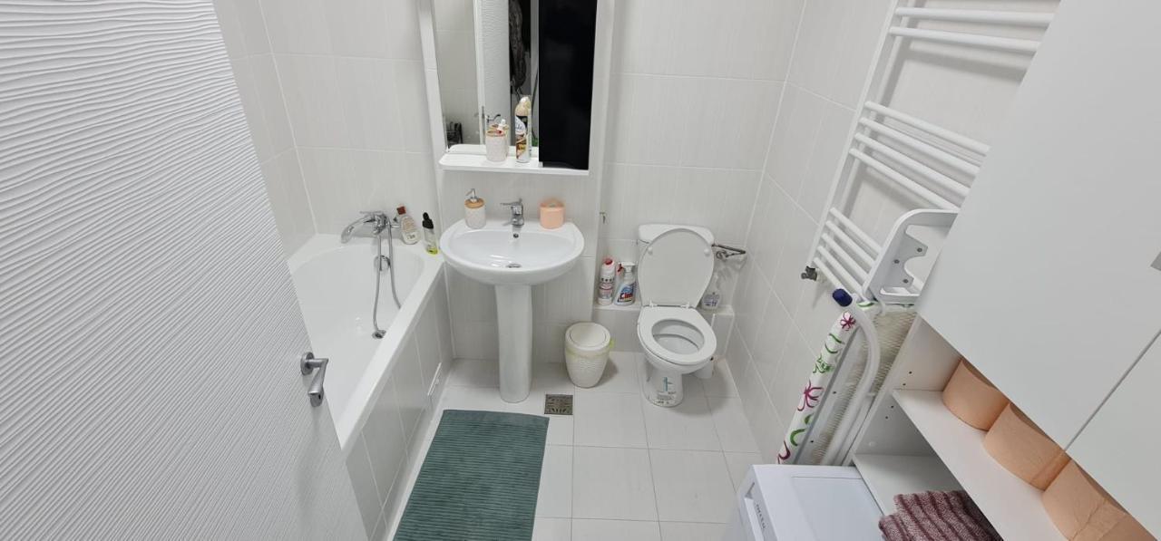 Studio Spatios,Intim+ Loc Parcare Propriu,Vedere Panoramica,Utilat De Lux Bukarest Exteriör bild